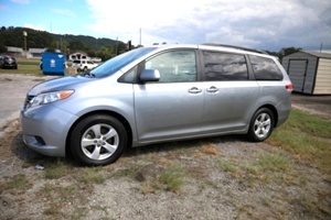 2011 Toyota Sienna LE AAS