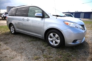 2011 Toyota Sienna LE AAS