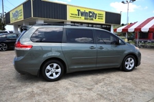 2011 Toyota Sienna LE