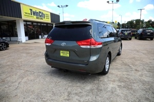 2011 Toyota Sienna LE