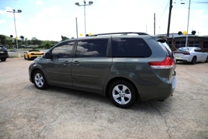2011 Toyota Sienna LE