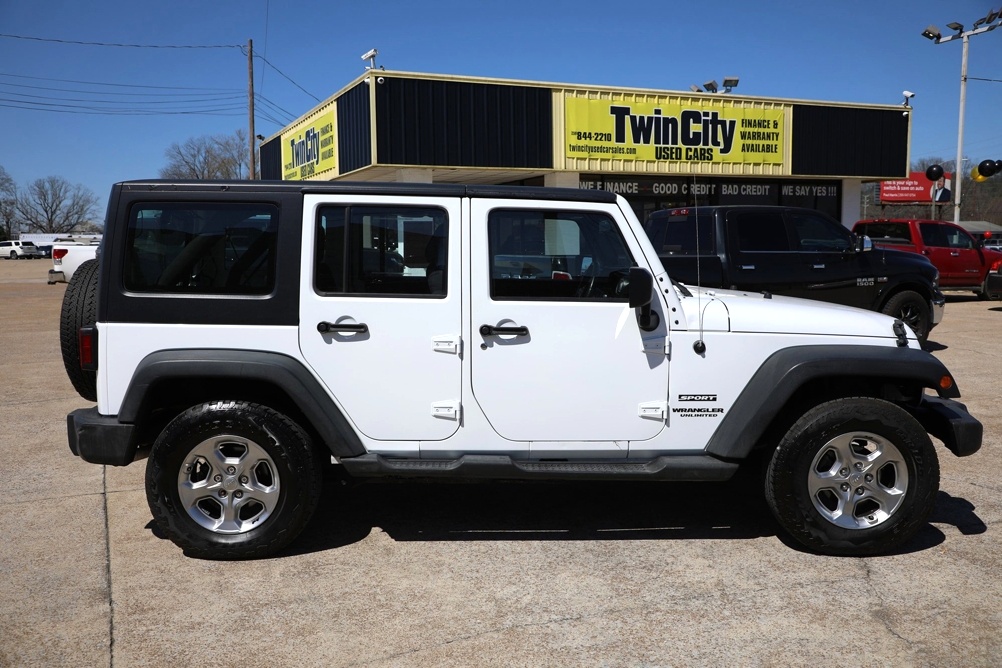 2013 Jeep Wrangler Unlimited Sport RHD